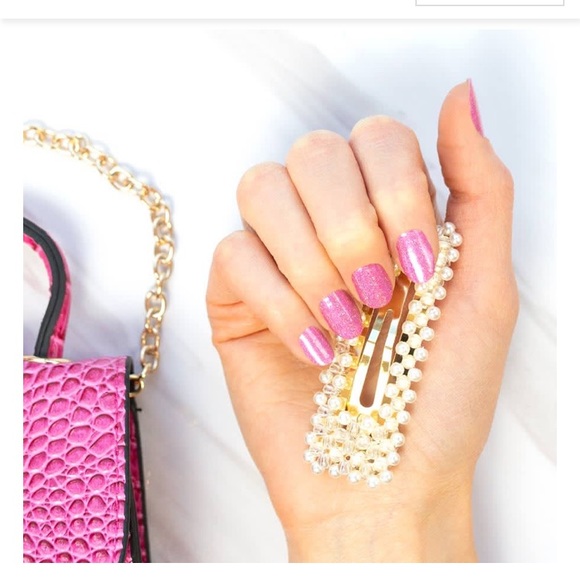 Czech Me Out 💅 - Picture 4 of 17